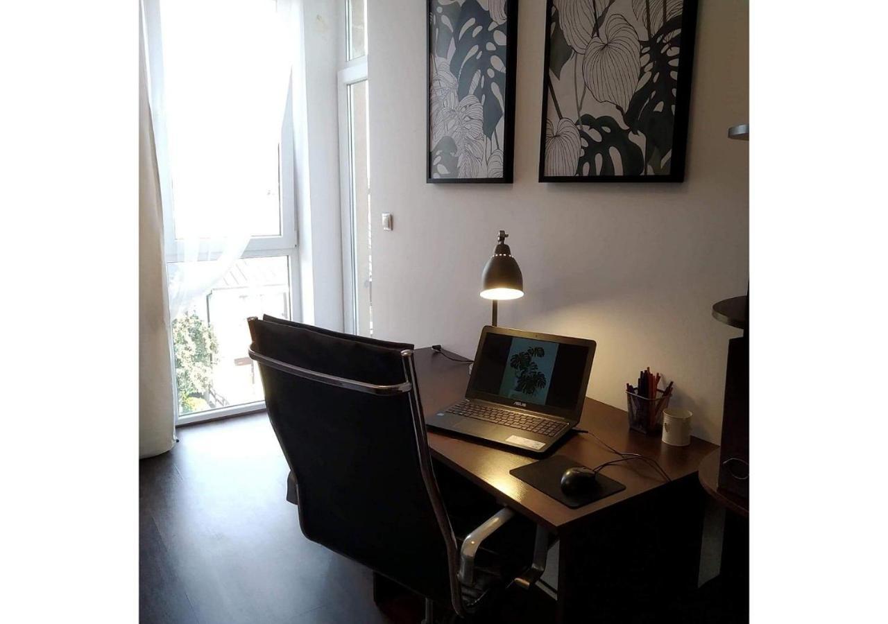 Sunny Penthouse With Roof Gardens Overlooking The Warsaw Palace Of Culture Pruszków Esterno foto